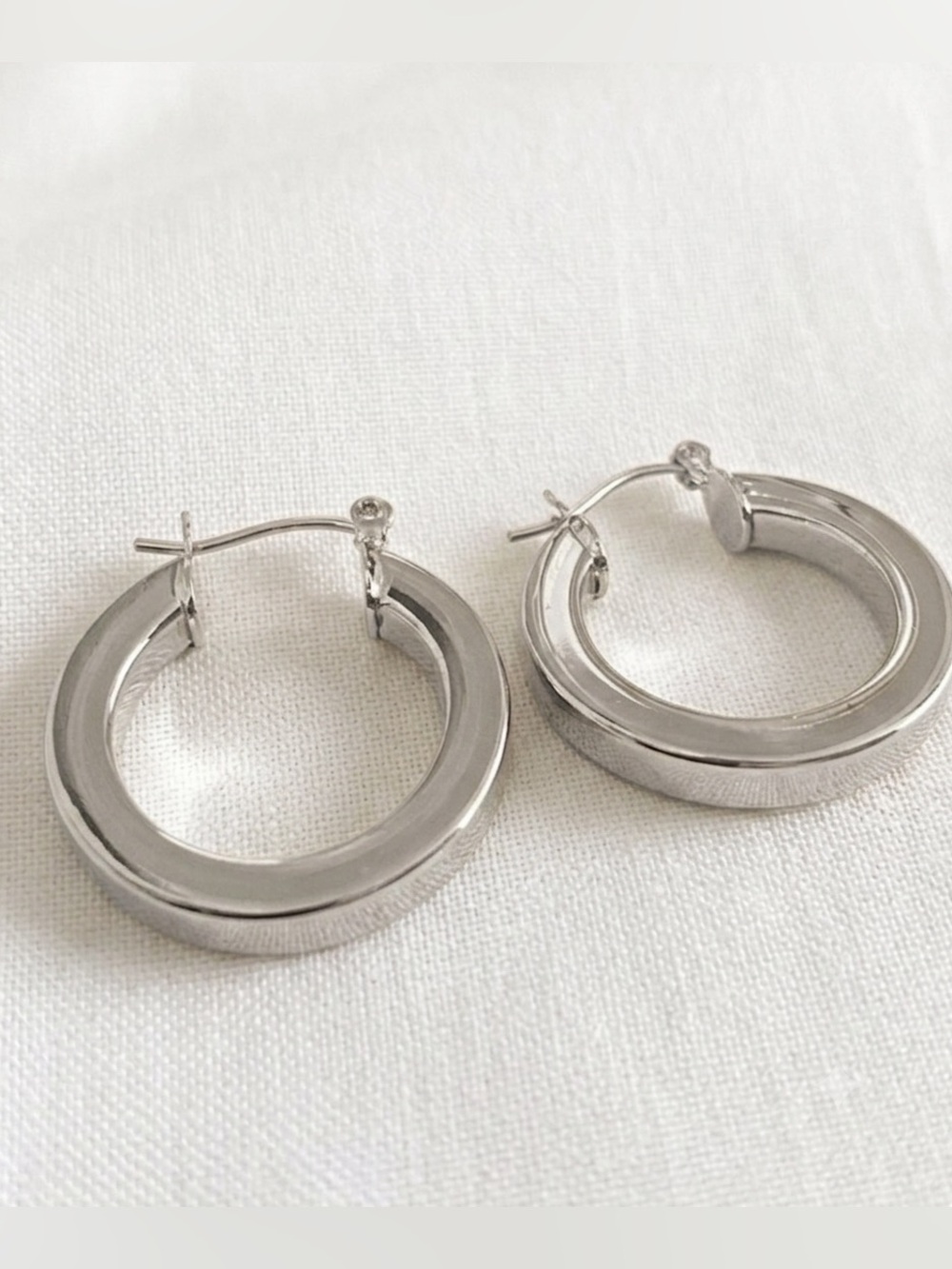 Silver plated women’s 25mm hoop earrings hypoallergenic - CLEARANCE! - Picture 4 of 4